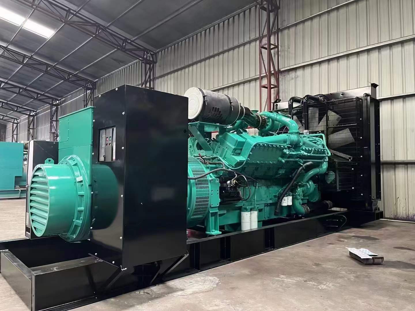铁东如何降低 800kW 柴油发电机输出电流的波动？